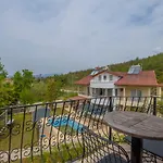 Infinity Lily Holiday park