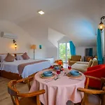 Infinity Lily Holiday park 2*