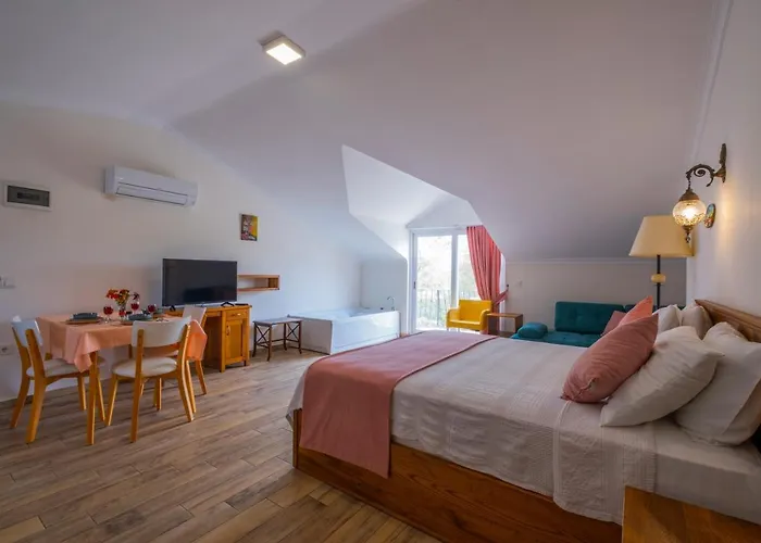 Infinity Lily Fethiye